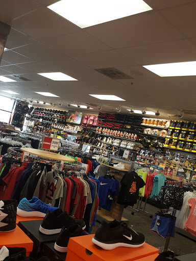 Shoe Store «Hibbett Sports», reviews and photos, 5907 Trussville Crossings Pkwy #101, Birmingham, AL 35235, USA