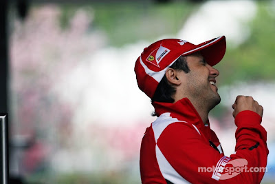смеющийся до слез Фелипе Масса на Гран-при Китая 2012