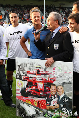 Михаэль Шумахер на футбольном матче в Спа на Гран-при Бельгии 2011