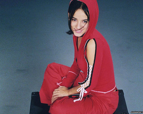  Alizee