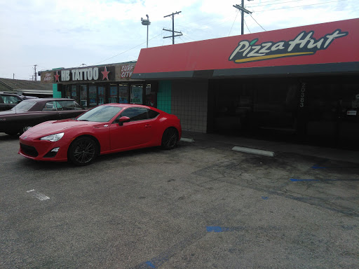 Pizza Restaurant «Pizza Hut», reviews and photos, 20383 Beach Blvd, Huntington Beach, CA 92648, USA