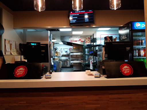Pizza Restaurant «Pizza Hut», reviews and photos, 598 Parker Rd, Fairfield, CA 94533, USA