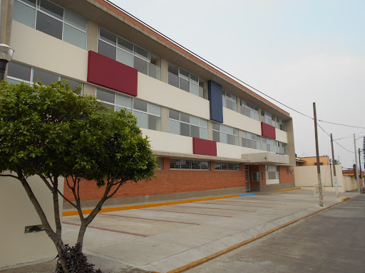 Centro de Estudios Superiores de Córdoba (C.E.S.CO.), AV. 1 No. 25, San Nicolas, 94540 Córdoba, Ver., México, Escuela preparatoria | VER