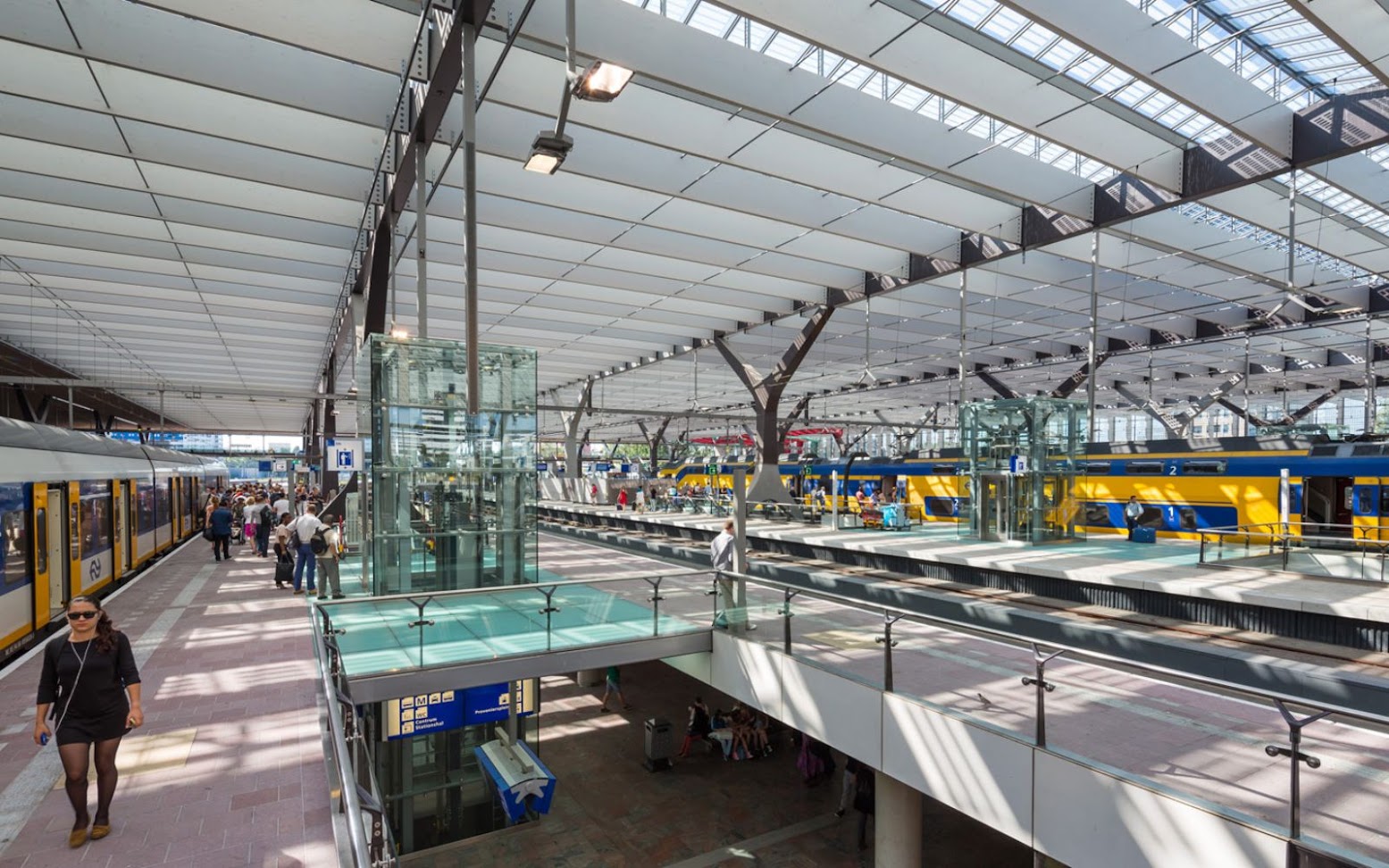 Rotterdam Central Station by Team CS
