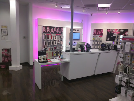 Cell Phone Store «T-Mobile», reviews and photos, 539 Harden St, Columbia, SC 29205, USA