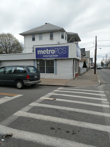 Cell Phone Store «MetroPCS Authorized Dealer», reviews and photos, 500 Lonsdale Ave, Pawtucket, RI 02860, USA
