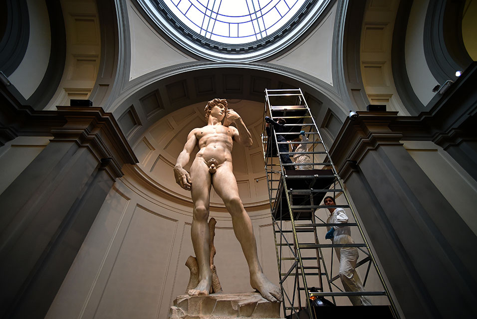 Michelangelo's David gets expensive clean-up Michelangelo's David gets expensive clean-up