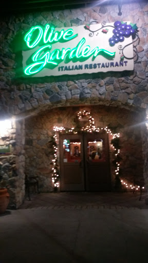 Italian Restaurant «Olive Garden», reviews and photos, 17410 Valley Mall Rd, Hagerstown, MD 21740, USA