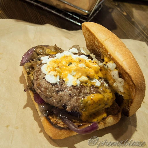 Hamburger Restaurant «Moxie Burger», reviews and photos, 555 S Atlanta St, Roswell, GA 30075, USA