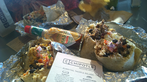 Mexican Restaurant «Chipotle Mexican Grill», reviews and photos, 23061 Allen Rd, Woodhaven, MI 48183, USA