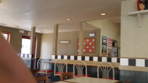 Pizza Restaurant «Pizza Hut», reviews and photos, 411 E Green St, Champaign, IL 61820, USA