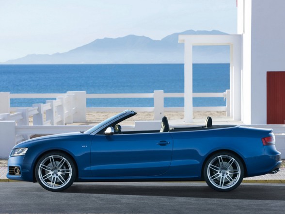 2010 Audi S5 Convertible - Side View