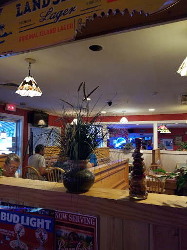 Sports Bar «Lyme Tavern Restaurant & Sports Bar», reviews and photos, 229 W Main St, Niantic, CT 06357, USA