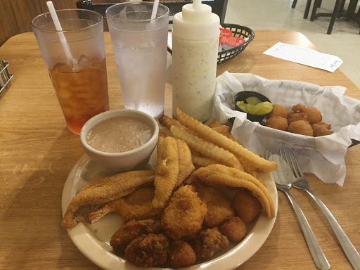 Restaurant «Catfish Harbor», reviews and photos, 2715 Anton Rd, Madisonville, KY 42431, USA