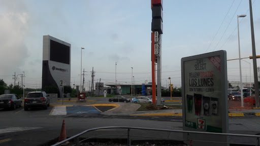 Golden Transportaciones, Boulevard Aeropuerto s/n, Caseta 3, Parque Industrial, 66600 Cd Apodaca, N.L., México, Servicio de lanzadera | NL
