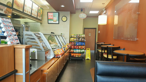 Sandwich Shop «Subway Sandwich Shop», reviews and photos, 3952 N Sheridan Rd, Chicago, IL 60613, USA