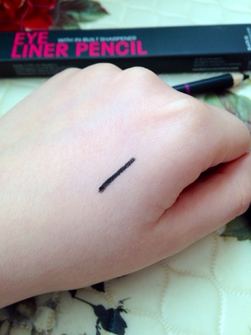 ModelCo Eye Liner Pencil Swatch