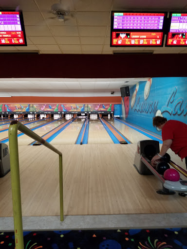 Bowling Alley «Luxury Lanes & Lounge Inc», reviews and photos, 600 E 9 Mile Rd, Ferndale, MI 48220, USA