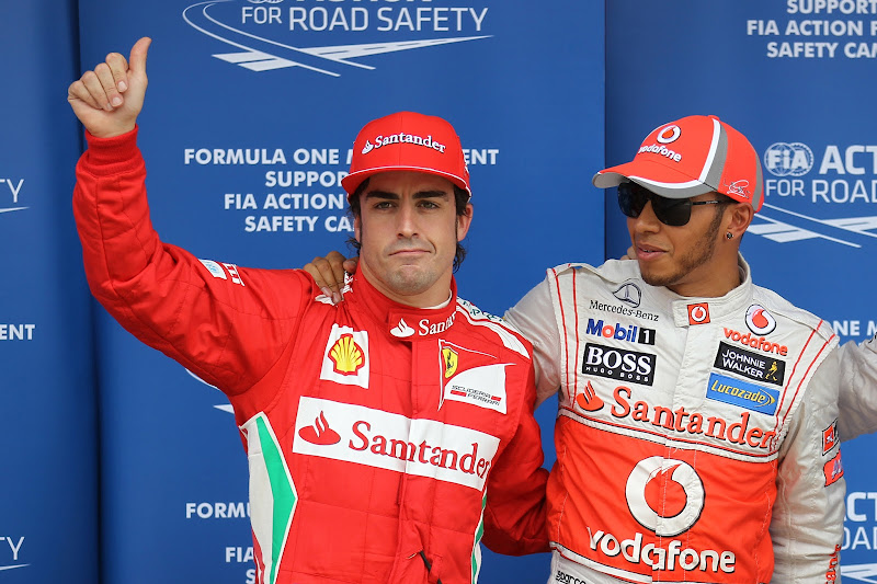 Фернандо Алонсо и Льюис Хэмилтон после квалификации на Гран-при Испании 2012