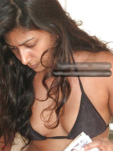 Nimmi HarasagamaSexy Girls Pictures