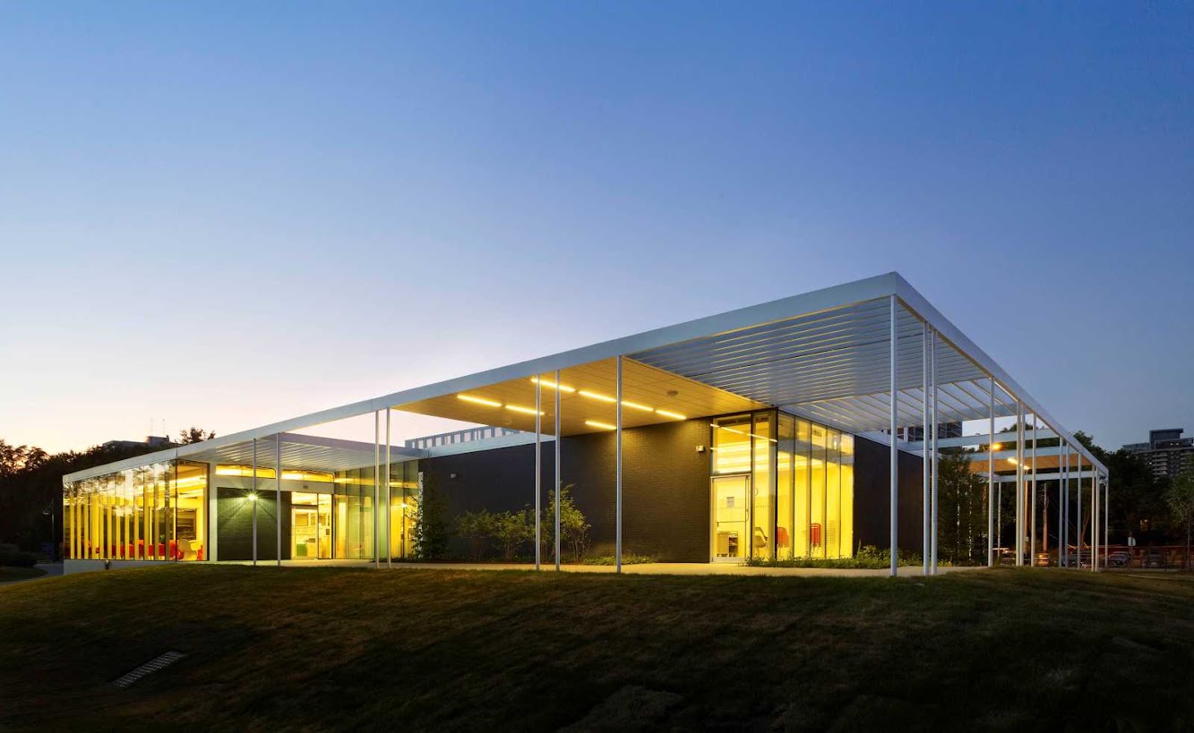 Mississauga, Ontario, Canada: Mississauga Public Library by Rdh Architects