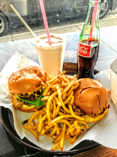 Hamburger Restaurant «Market Burger Fries & Shakes», reviews and photos, 145 W Main St, Purcellville, VA 20132, USA
