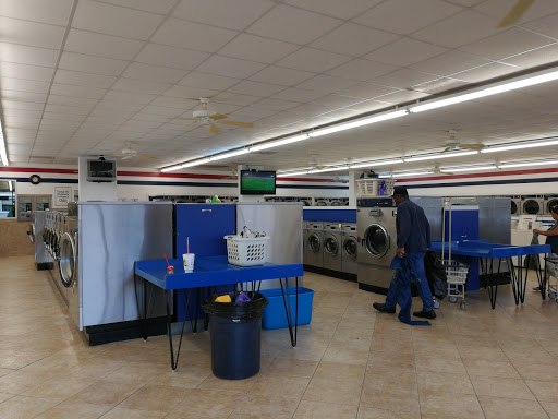 Laundromat «Clute Washateria», reviews and photos, 113 Brazosport Blvd N, Clute, TX 77531, USA