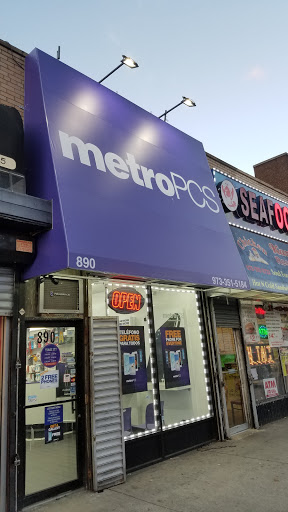 Cell Phone Store «MetroPCS Authorized Dealer», reviews and photos, 890 Springfield Ave, Irvington, NJ 07111, USA