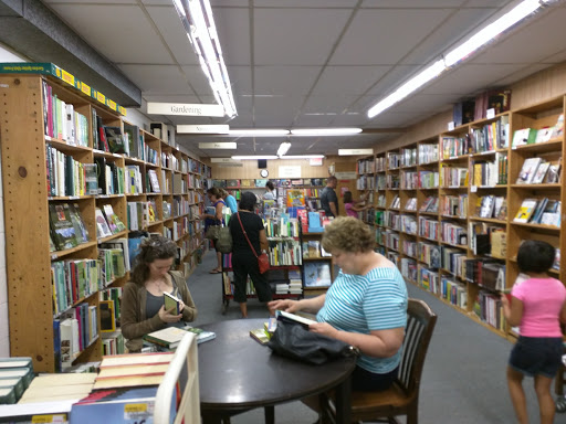 Book Store «Half Price Books», reviews and photos, 2041 Ford Pkwy, St Paul, MN 55116, USA