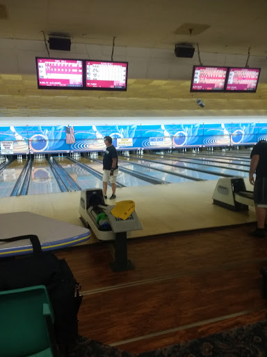 Bowling Alley «Town N Country Lanes», reviews and photos, 1100 S Wayne Rd, Westland, MI 48186, USA
