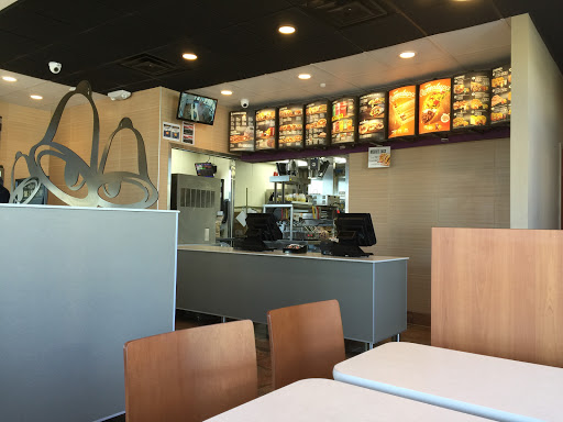 Restaurant «Taco Bell», reviews and photos, 6934 Parker Rd, Florissant, MO 63033, USA