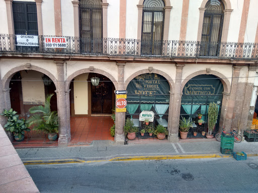 HOTEL Portal del Vergel, Calle Andrés Terán No. 45, Centro, 47750 Atotonilco el Alto, Jal., México, Hotel en el centro | JAL