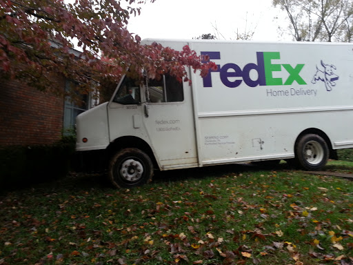 Shipping and Mailing Service «FedEx Ship Center», reviews and photos, 127 Athens Way, Nashville, TN 37228, USA