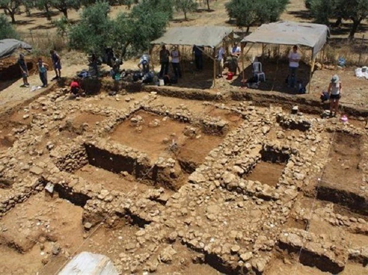 Zominthos archaeological site damaged by looters Zominthos archaeological site damaged by looters
