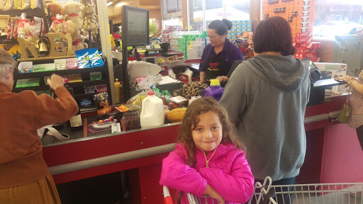 Grocery Store «Grocery Outlet Bargain Market», reviews and photos, 80 E Washington St, Petaluma, CA 94952, USA