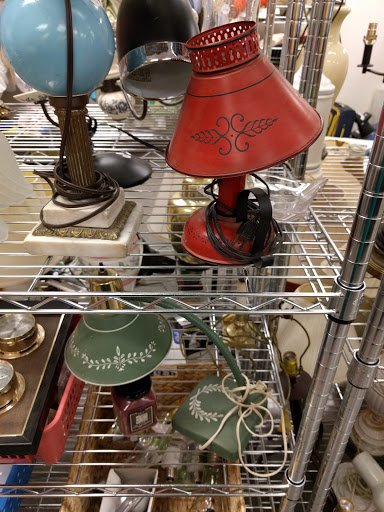 Thrift Store «Beverly Bootstraps Thrift Shop», reviews and photos