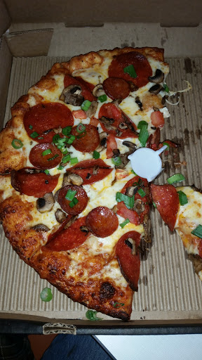 Pizza Restaurant «Round Table Pizza», reviews and photos, 1691 E Noble Ave, Visalia, CA 93292, USA