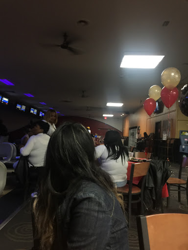 Bowling Alley «AMF Pikesville Lanes», reviews and photos, 1723 Reisterstown Rd, Pikesville, MD 21208, USA