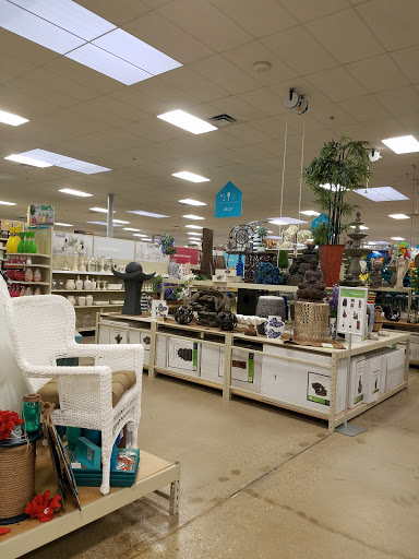 Home Goods Store «At Home», reviews and photos, 1325 N Meacham Rd, Schaumburg, IL 60173, USA