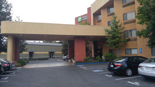 Hotel «Holiday Inn Express Union City», reviews and photos