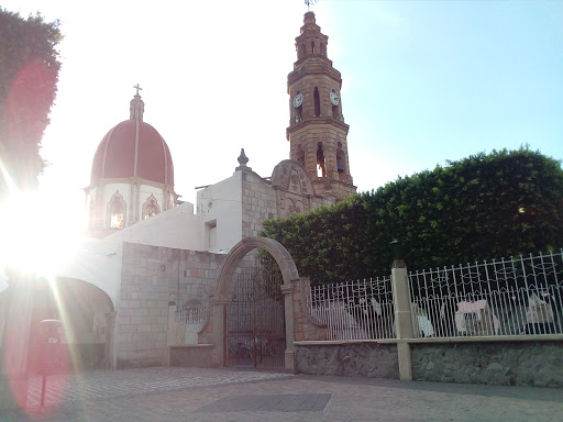 Parroquia Santiago Apóstol, 5 de Mayo s/n, Centro, 38970 Santiago Maravatío, Gto., México, Iglesia católica | GTO