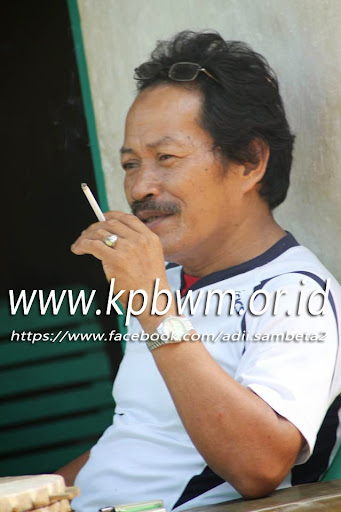 puaq hasir alias abd latif pembuat rebana di polewali mandar puaq hasir alias abd latif pembuat rebana di polewali mandar