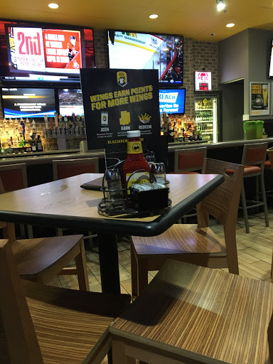 Chicken Wings Restaurant «Buffalo Wild Wings», reviews and photos, 1710 Hilliard Rome Rd, Hilliard, OH 43026, USA