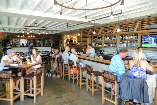 Bar & Grill «Tommy Bahama Bar & Grill», reviews and photos, 400 S Coast Hwy, Laguna Beach, CA 92651, USA