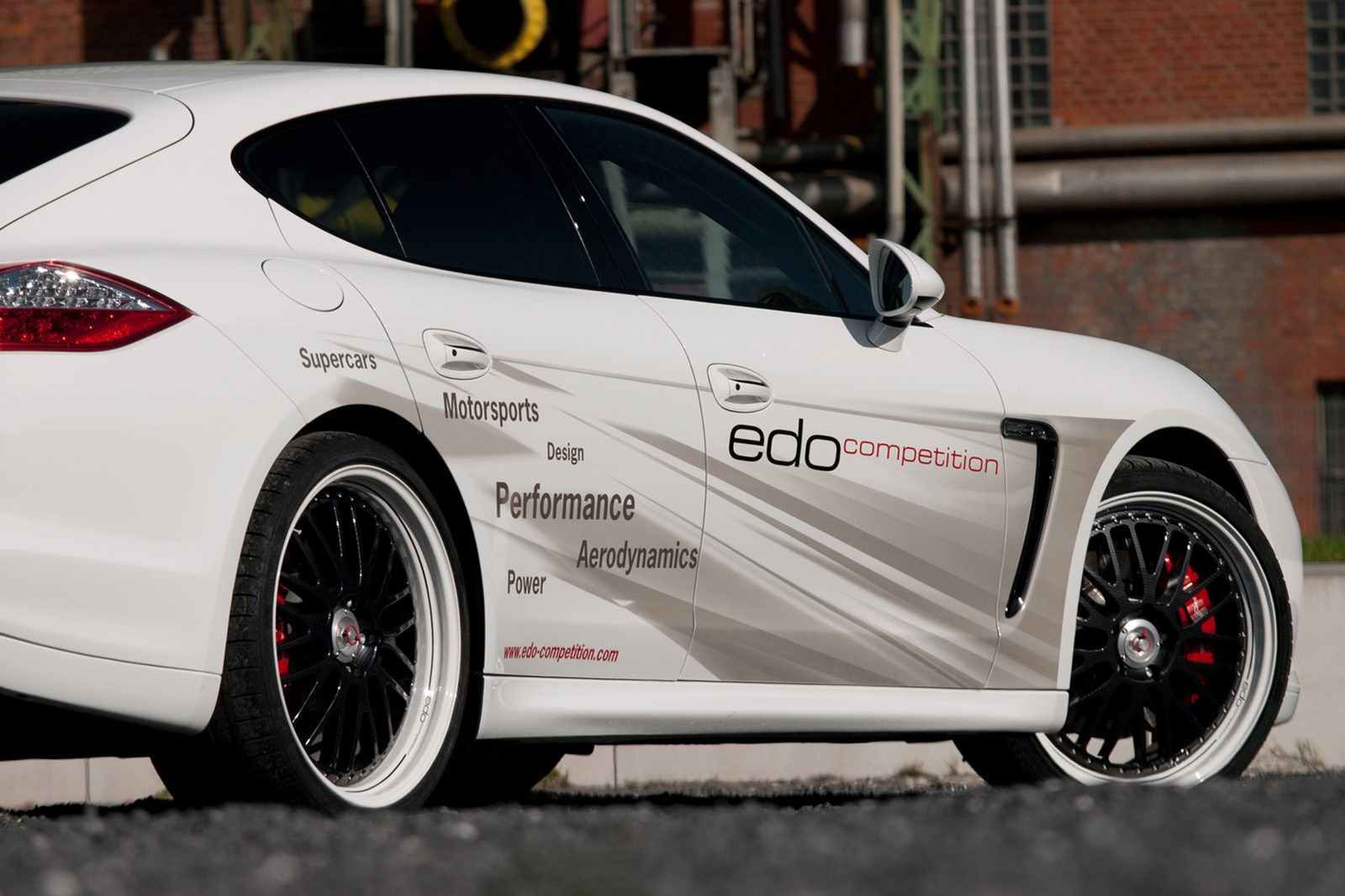 [Porsche-Panamera-Edo-Competition-Turbo-S30%255B2%255D.jpg]