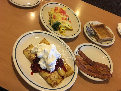 Restaurant «IHOP», reviews and photos, 700 N Milwaukee Ave, Vernon Hills, IL 60061, USA
