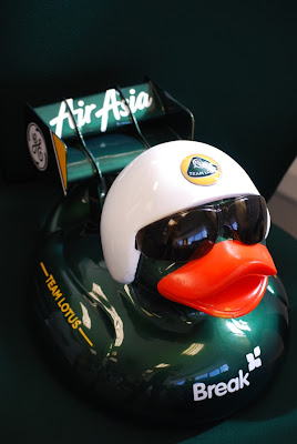 уточка Team Lotus на Grand Norwich Duck Race