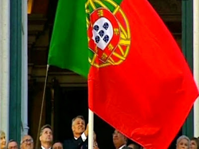 FAIL: Bandeira Nacional de Portugal hasteada ao contrário nas Comemorações do 5 Outubro de 2012