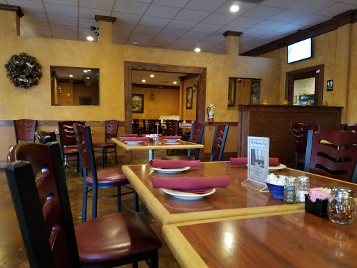 Restaurant «La Bella Tavola Italian Grill & Pizza», reviews and photos, 601 N St Joseph St, Gonzales, TX 78629, USA