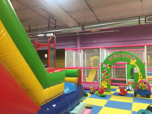 Amusement Center «Dizzy Family Fun Center», reviews and photos, 455 Weaver Park Rd #100, Longmont, CO 80501, USA